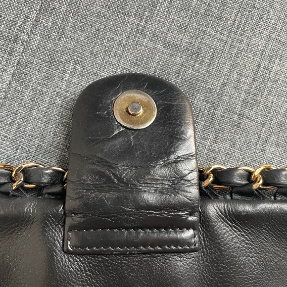 Chanel classic chain flap bag - Picture 3 of 11